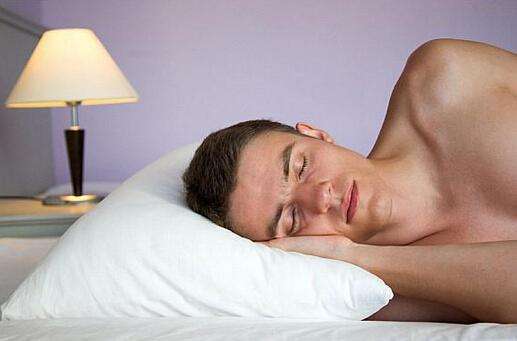 男性裸睡遗精怎么办？